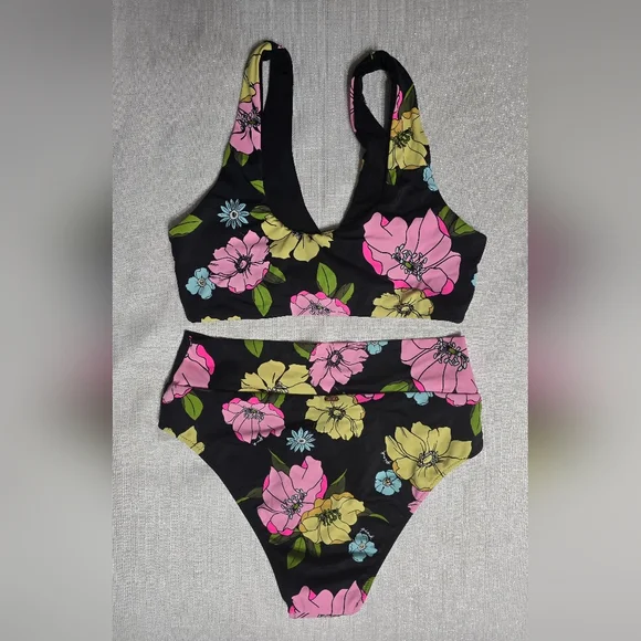 Victoria's Secret Floral Bikini Top & Botton Set - Picture 4 of 15